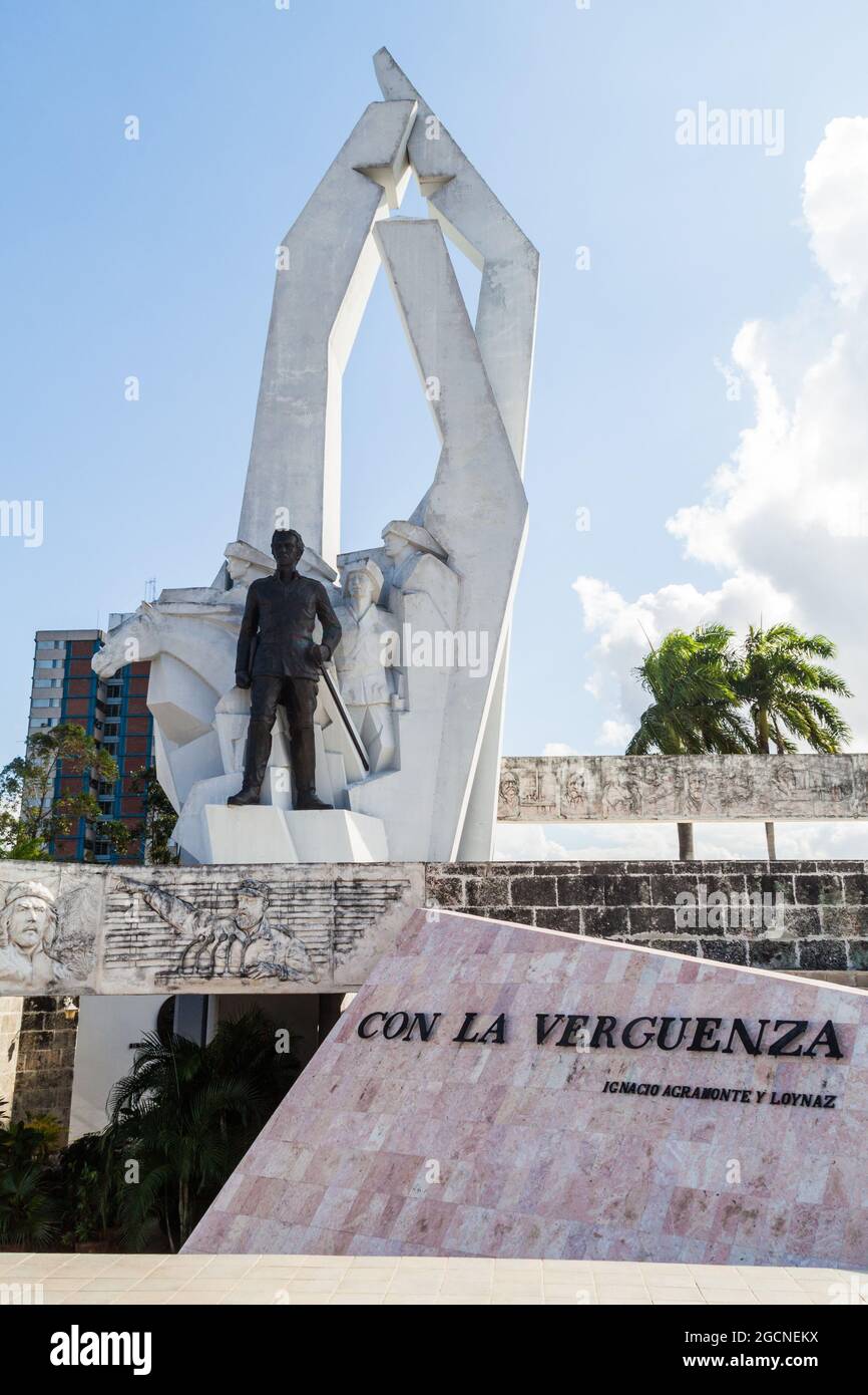 CAMAGUEY, KUBA - 26. JANUAR 2016: Ignacio Agramonte Denkmal auf der Plaza de la Revolucion (Revolution Squaure) in Camaguey. Stockfoto