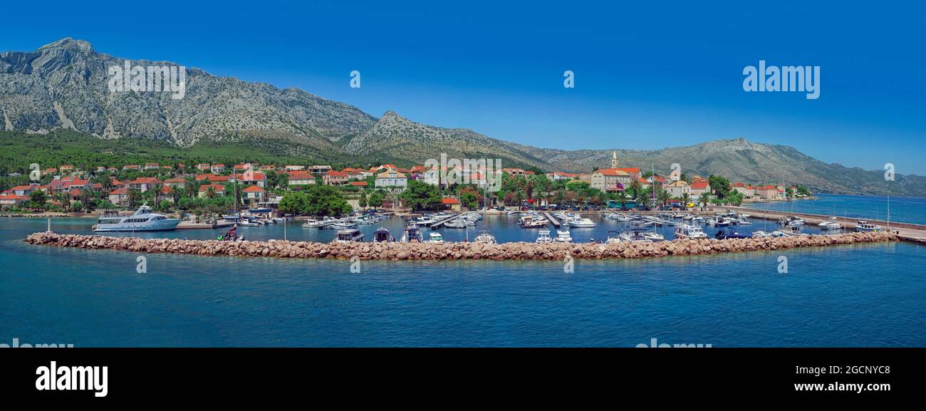 Kroatische Stadt, Hafen Von Ostebic, Pier Panorama Stockfoto