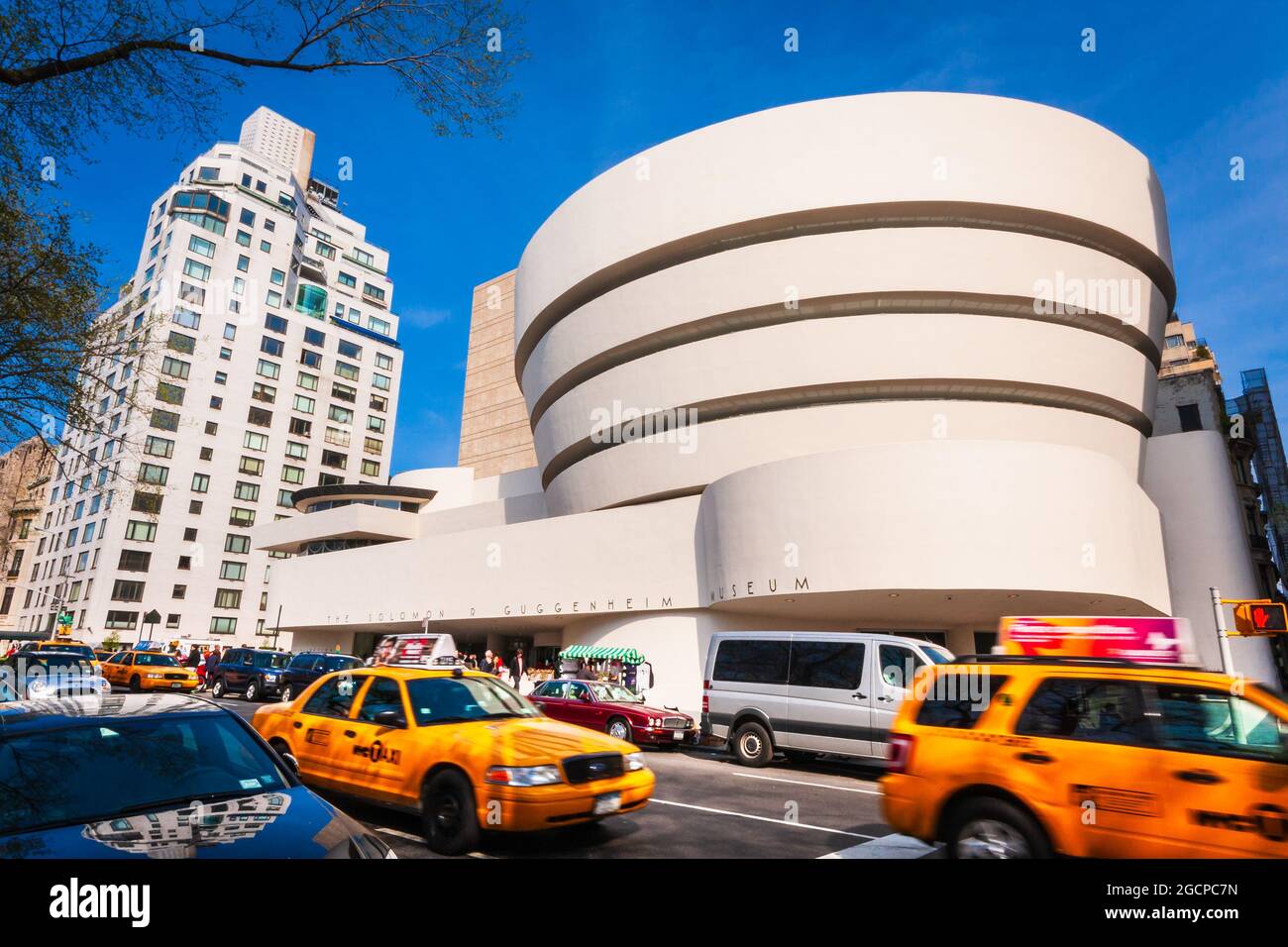 Das Guggenheim Museum, Fifth Avenue, New York City, NY, USA. Das Museum wurde 1939 von der Solomon R. Guggenheim Foundation als Museum gegründet Stockfoto