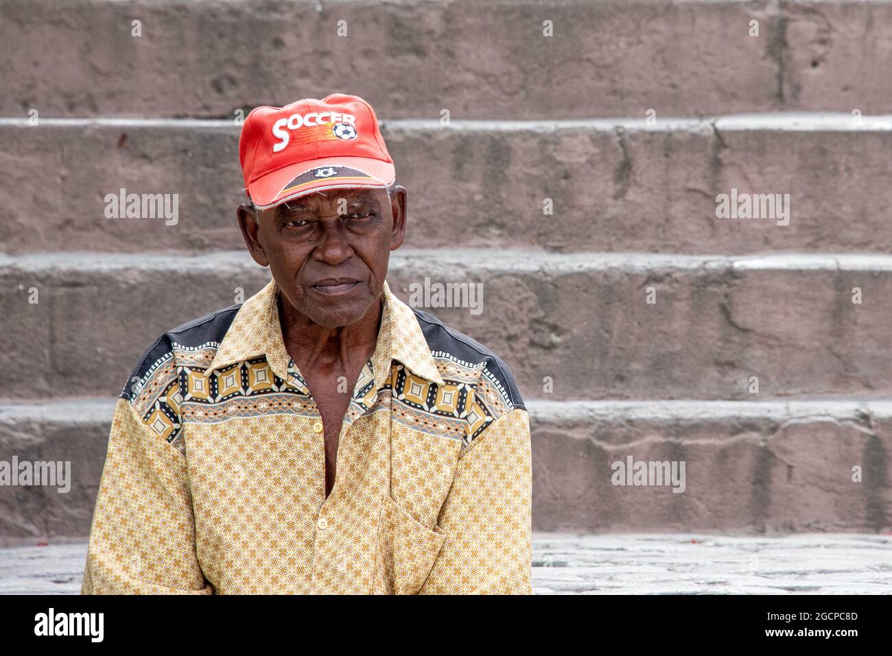 Ehrliches Porträt des kubanischen Mannes, Santiago de Cuba, Kuba, 2016 Stockfoto