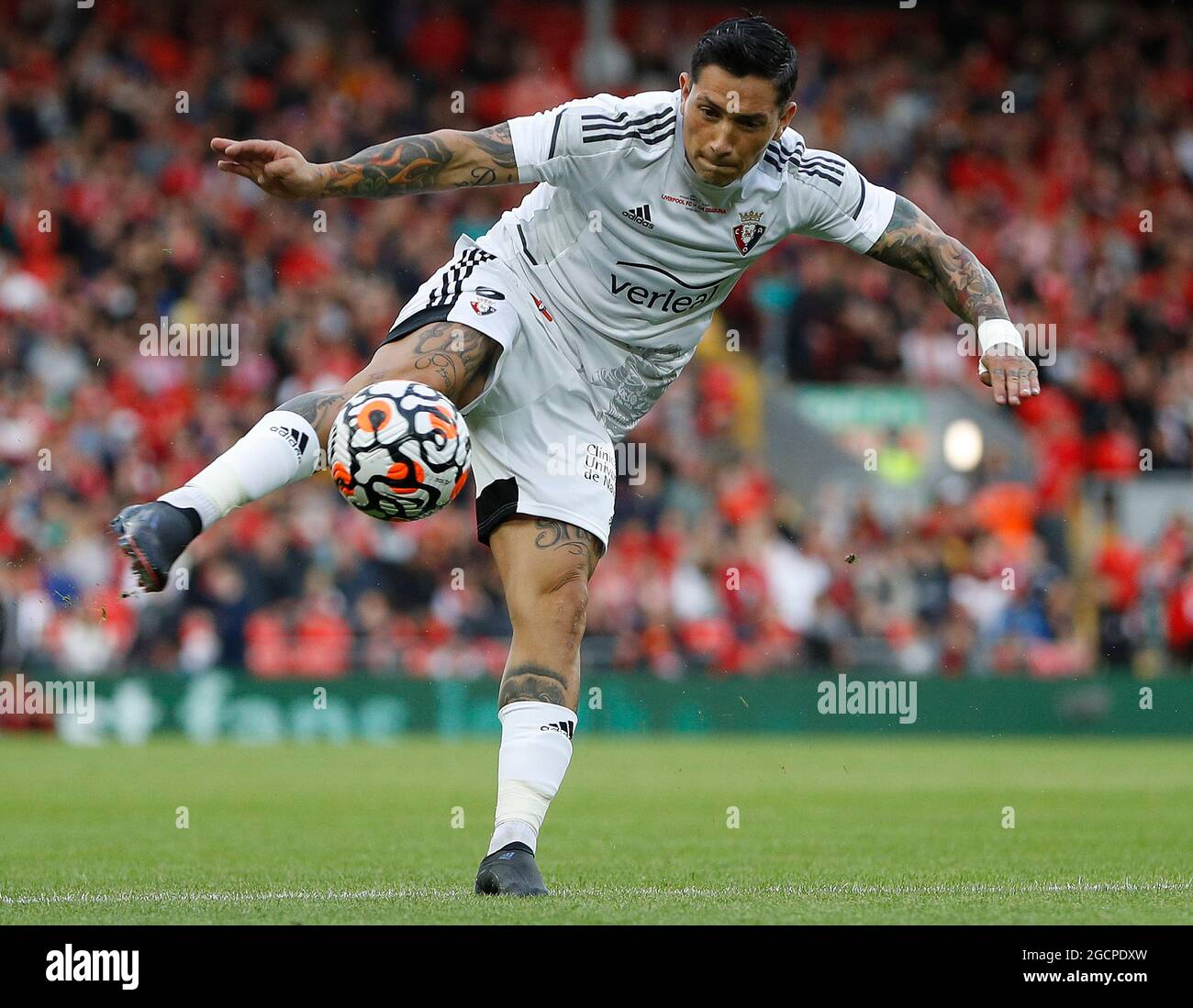 Liverpool, Großbritannien. August 2021. Chimy Avila von CA Osasuna während des Vorsaison-Freundschaftsspiels in Anfield, Liverpool. Bildnachweis sollte lauten: Darren Staples/Sportimage Credit: Sportimage/Alamy Live News Stockfoto