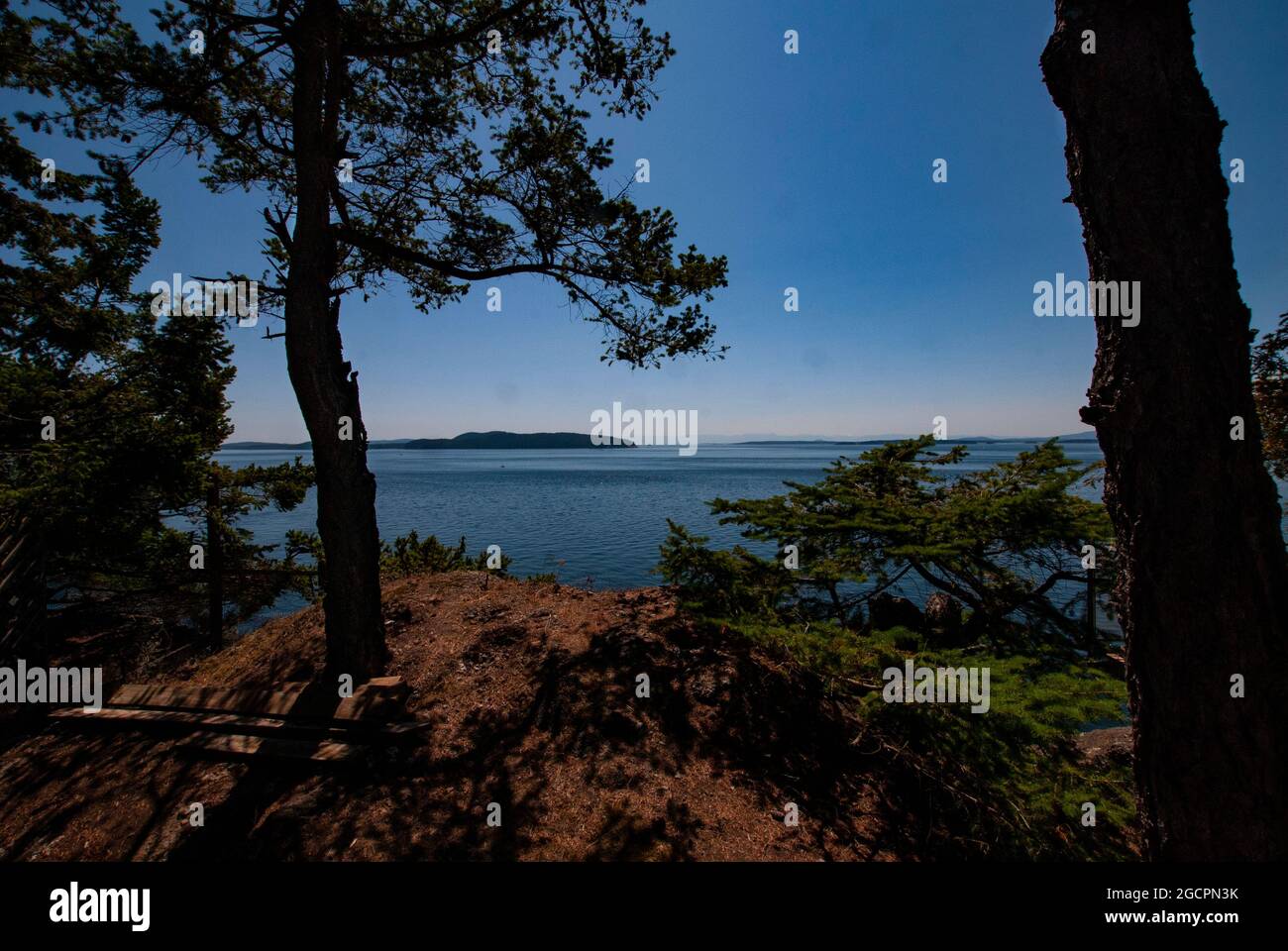 Blick auf den Swanson Channel von Trincomali auf North Pender Island, British Columbia, Kanada Stockfoto
