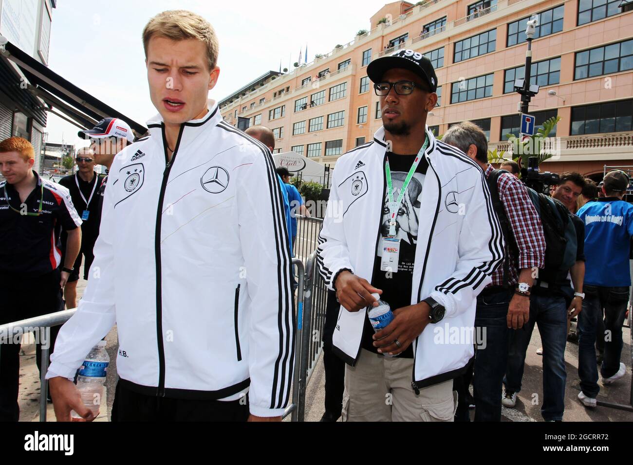 Die deutsche Fußballnationalmannschaft besucht das F1-Fahrerlager. Großer Preis von Monaco, Sonntag, 27. Mai 2012. Monte Carlo, Monaco. Stockfoto