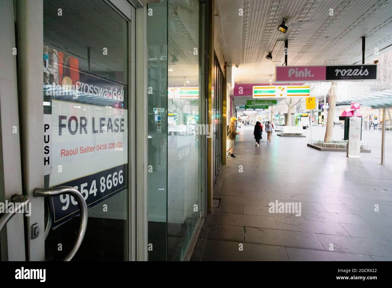 Melbourne, Australien, 10. August 2021. Eines der Hunderte von „for Lease“-Schildern durch das CBD während der Lockdown-Version 6.0 in Melbourne. Kredit: Dave Hewison/Alamy Live Nachrichten Stockfoto