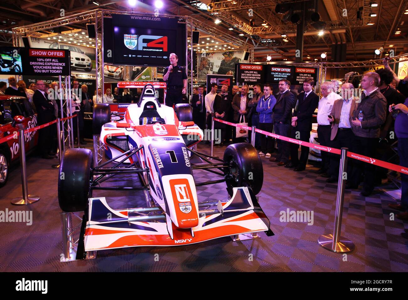 Jonathan Palmer (GBR) stellt den neuen BRDC Formula 4 Championship Car vor. Autosport International, Donnerstag, 10. Januar 2013. National Exhibition Centre, Birmingham, England. Stockfoto