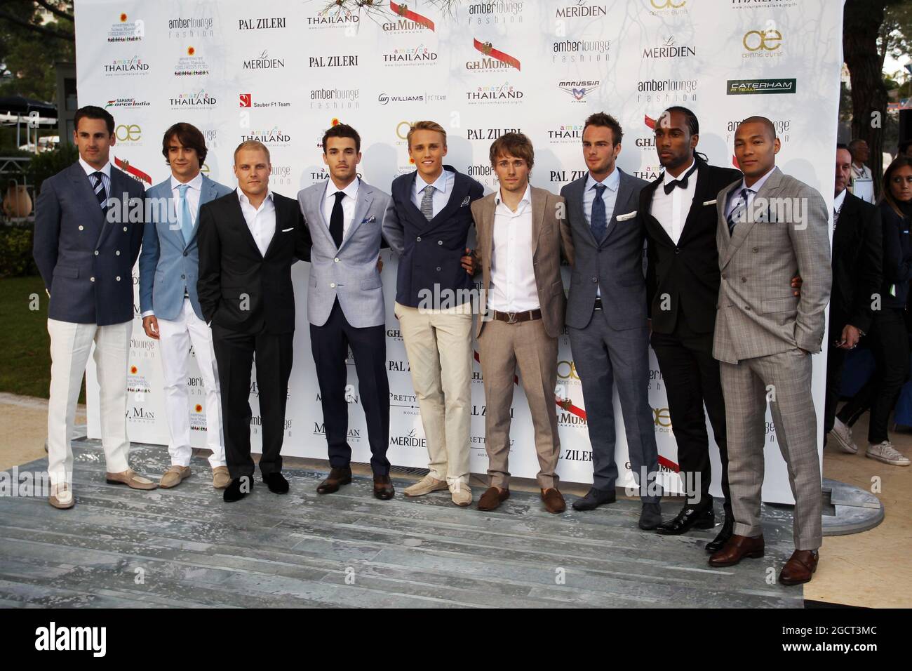 (L bis R):Adrian Sutil (GER) Sahara Force India F1; Esteban Gutierrez (MEX) sauber; Valtteri Bottas (FIN) Williams; Jules Bianchi (FRA) Marussia F1 Team; Max Chilton (GBR) Marussia F1 Team; Charles Pic (FRA) Caterham; Giedo van der Garde (NGBLD) Caterham (F1 Team; Cameron Football Player; Damian Batt (GBR) Fußballspieler, bei der Amber Lounge Fashion Show. Großer Preis von Monaco, Freitag, 24. Mai 2013. Monte Carlo, Monaco. Stockfoto