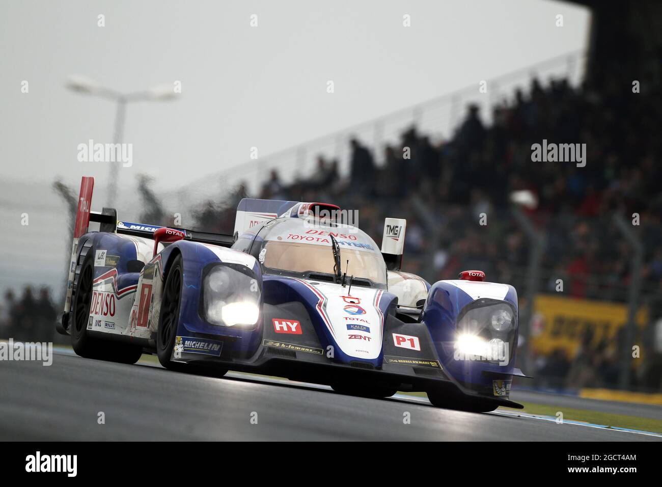 Alexander Wurz (AUT)/Nicolas Lapierre (FRA)/Kazuki Nakajima (JPN) Toyota Racing, Toyota TS030, Hybrid. 24-Stunden-Testtag von Le Mans, Sonntag, 9. Juni 2013. Le Mans, Frankreich. Stockfoto