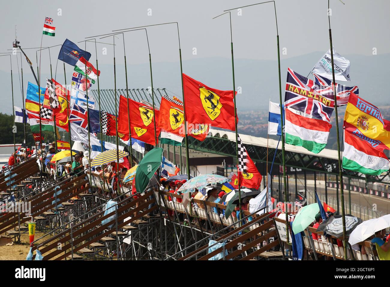 Ventilatoren und Flaggen. Großer Preis von Ungarn, Samstag, 27. Juli 2013. Budapest, Ungarn. Stockfoto