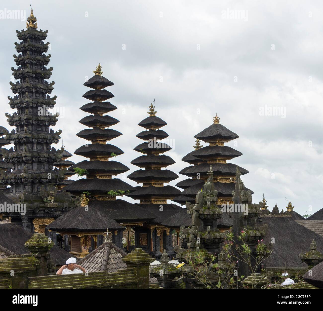 Meru Türme des heiligen Besakih Tempel. Bali, Indonesien. Stockfoto