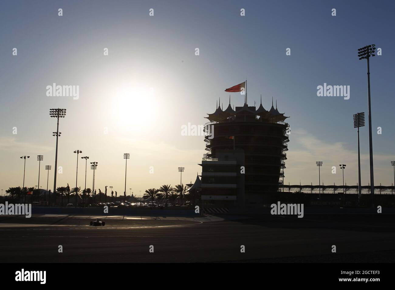 Szenische Action bei wenig Licht. Formel-1-Test, Bahrain Test zwei, Tag vier, Sonntag, 2. März 2014. Sakhir, Bahrain. Stockfoto