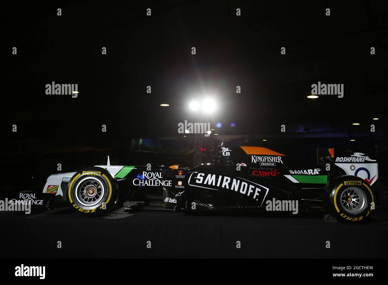 Der Smirnoff-vernickerte Sahara Force India F1 VJM07 wird auf der Smirnoff Launch Party auf einer Kartbahn in Barcelona vorgestellt. Großer Preis von Spanien, Dienstag, 7. Mai 2014. Barcelona, Spanien. Stockfoto