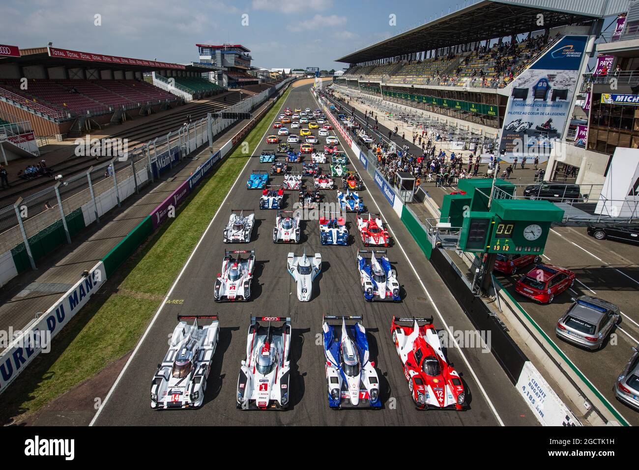 Die 2014 Einträge standen auf der Start-/Zielgeraden an. Le Mans Testing, Samstag, 31. Mai - Sonntag, 1. Juni 2014. Le Mans, Frankreich. Stockfoto