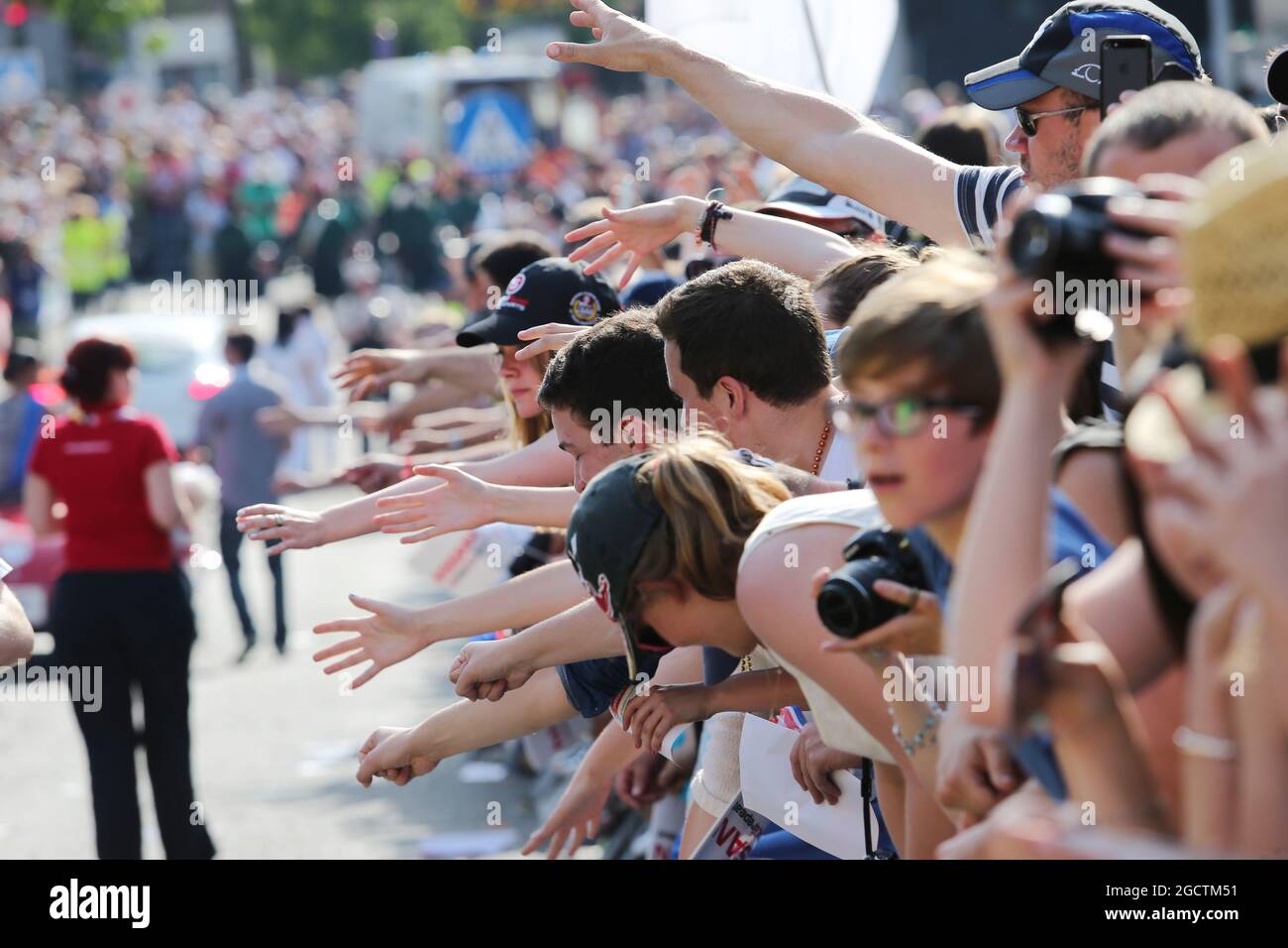 Lüfter. FIA-Langstrecken-Weltmeisterschaft, 24 Stunden von Le Mans, Parade, Freitag, 13. Juni 2014. Le Mans, Frankreich. Stockfoto