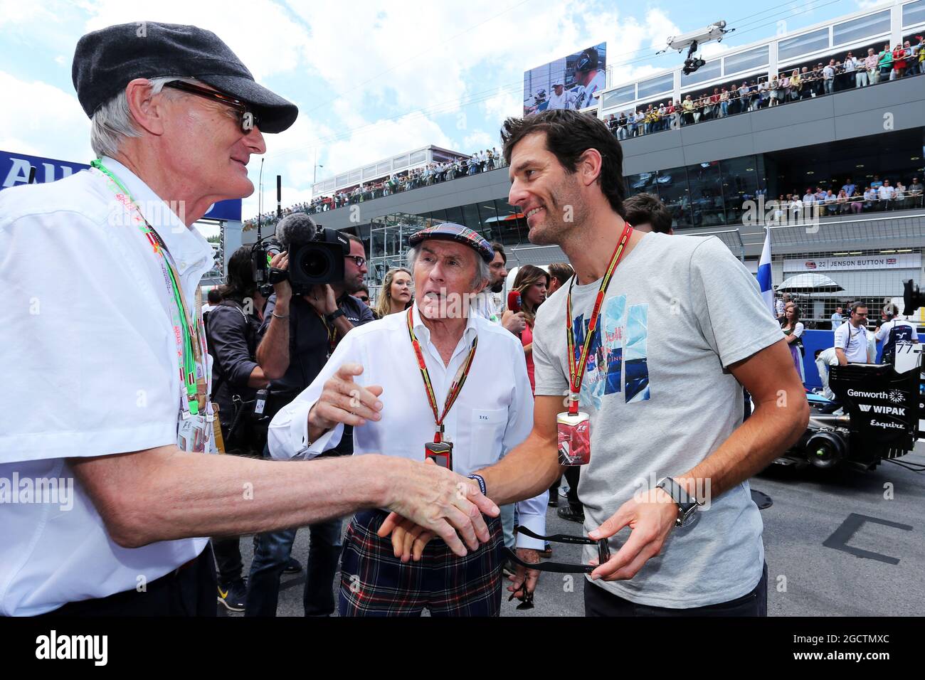 (L bis R): Sir James Dyson (GBR) Erfinder mit Jackie Stewart (GBR) und Mark Webber (AUS) Porsche Team WEC Driver am Start. Großer Preis von Österreich, Sonntag, 22. Juni 2014. Spielberg, Österreich. Stockfoto