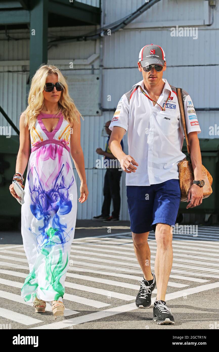 Adrian Sutil (GER) sauber mit seiner Freundin Jennifer Becks (GER). Großer Preis von Ungarn, Samstag, 26. Juli 2014. Budapest, Ungarn. Stockfoto