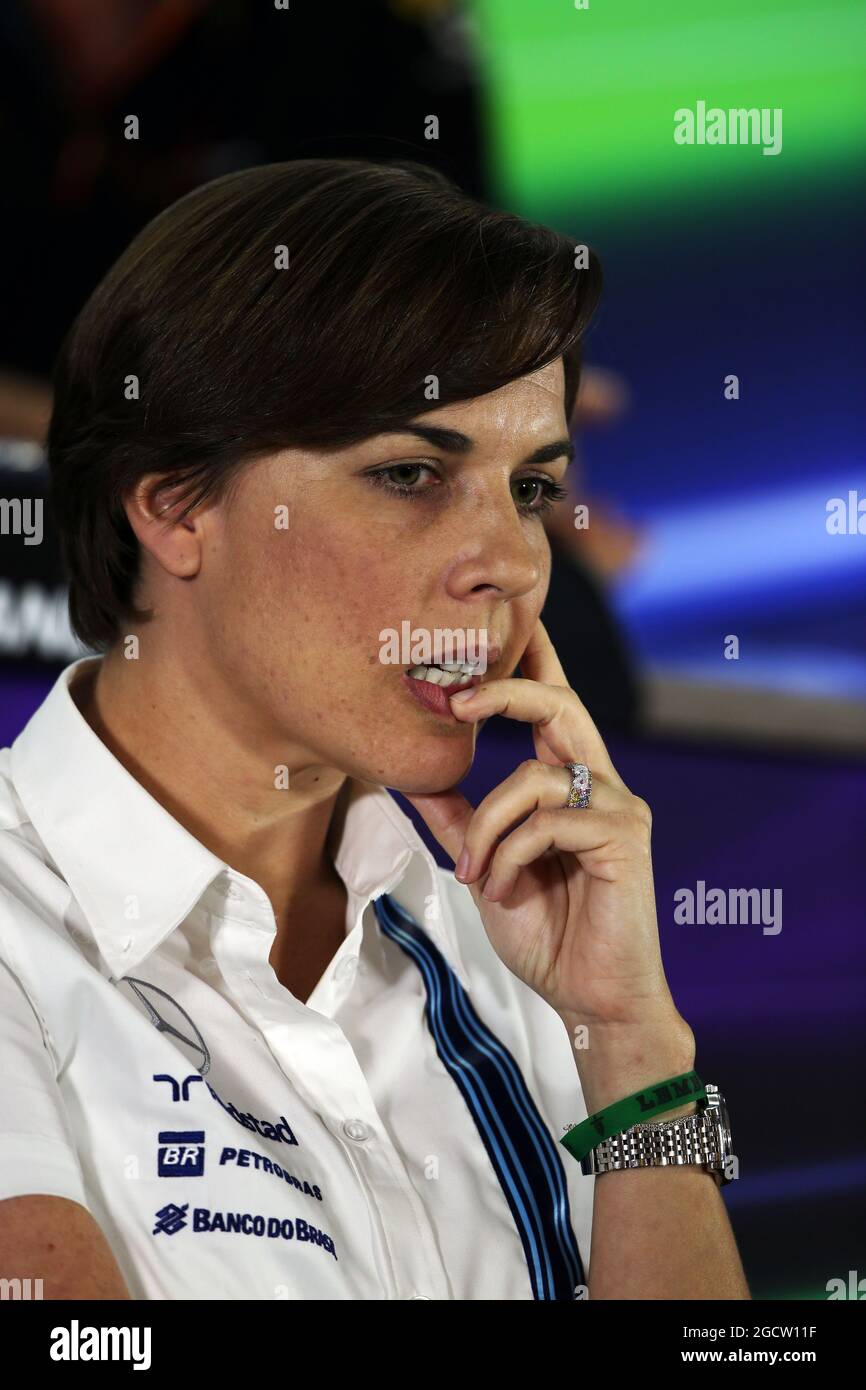 Claire Williams (GBR) Williams Stellvertretende Teamleiterin bei der FIA-Pressekonferenz. Abu Dhabi Grand Prix, Freitag, 21. November 2014. Yas Marina Circuit, Abu Dhabi, VAE. Stockfoto