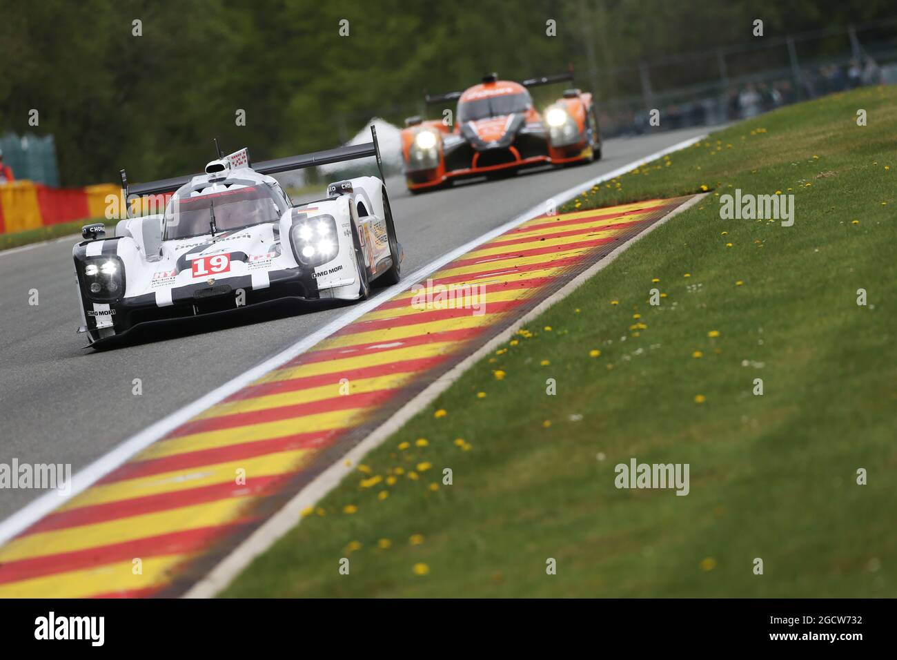 Nico Hulkenberg (GER) / Earl Bamber (NZL) / Nick Tandy (GBR) #19 Porsche Team Porsche 919 Hybrid. FIA-Langstrecken-Weltmeisterschaft, Runde 2, Samstag, 2. Mai 2015. Spa-Francorchamps, Belgien. Stockfoto