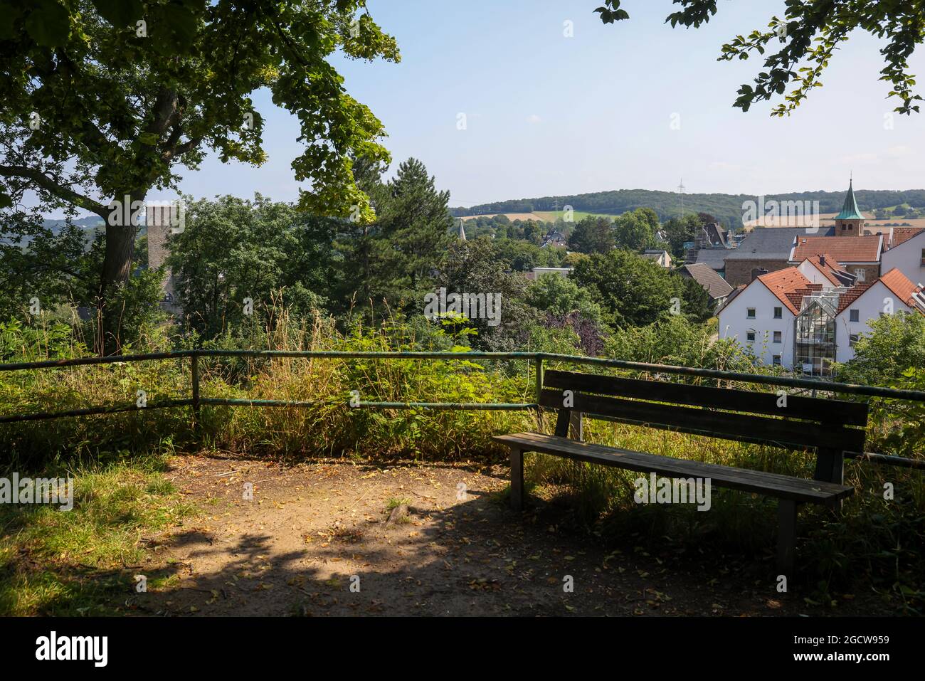 Hattingen, Nordrhein-Westfalen, Deutschland - Gethmannscher Garten, auch Gethmanns Garten im Kreis Blankenstein. Blick vom Friedrichsberg-Turm Stockfoto