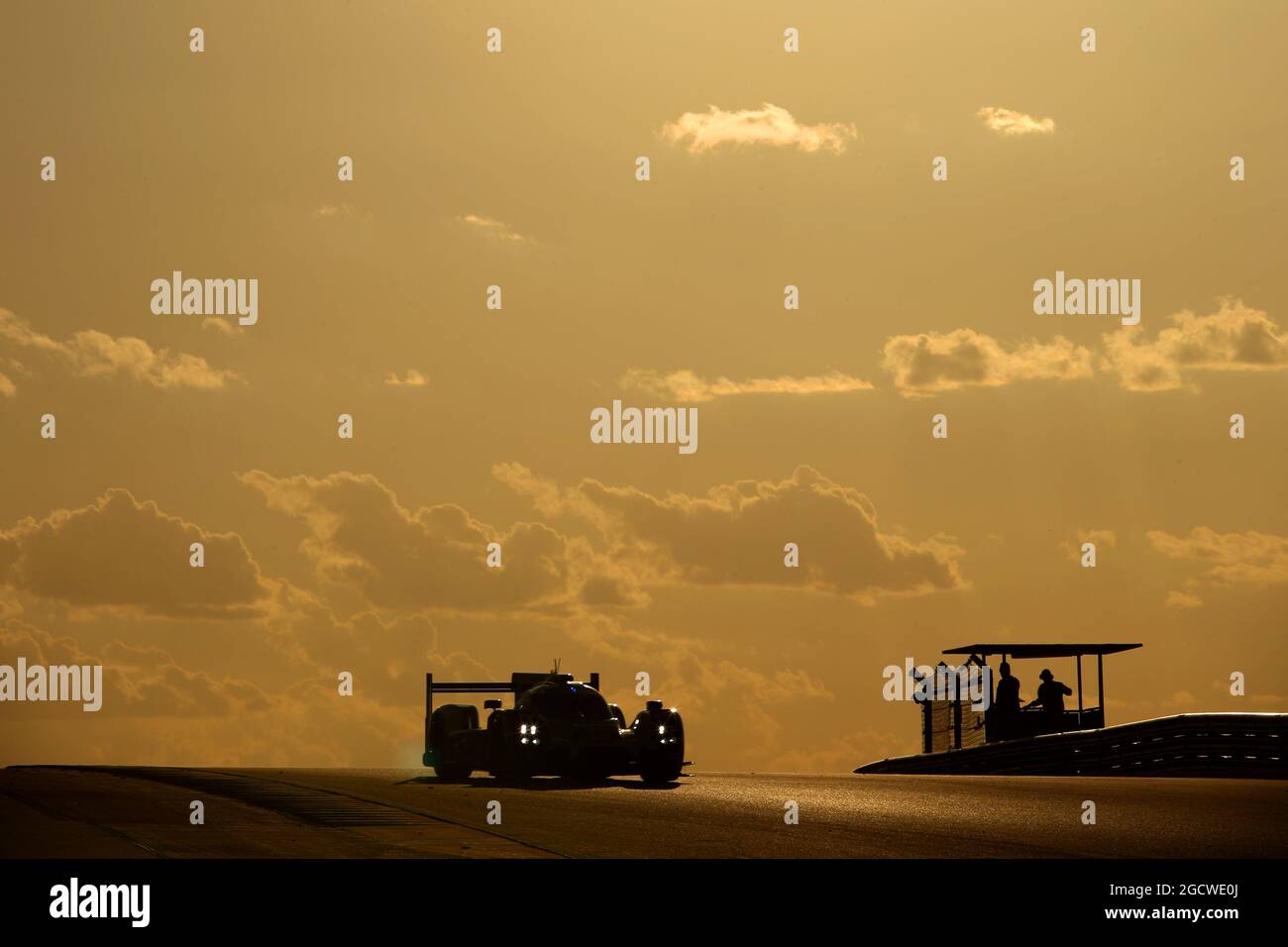 Szenische Action bei wenig Licht. FIA-Langstrecken-Weltmeisterschaft, Rd 5, 6 Stunden Rennstrecke der Amerikas. Freitag, 18. September 2015. Austin, Texas, USA. Stockfoto