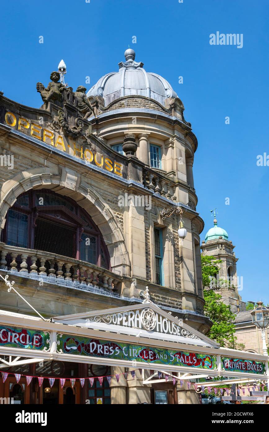 Buxton Opera House, Derbyshire, England. Ein wunderschönes historisches Gebäude in der belebten Kurstadt Buxton. Stockfoto