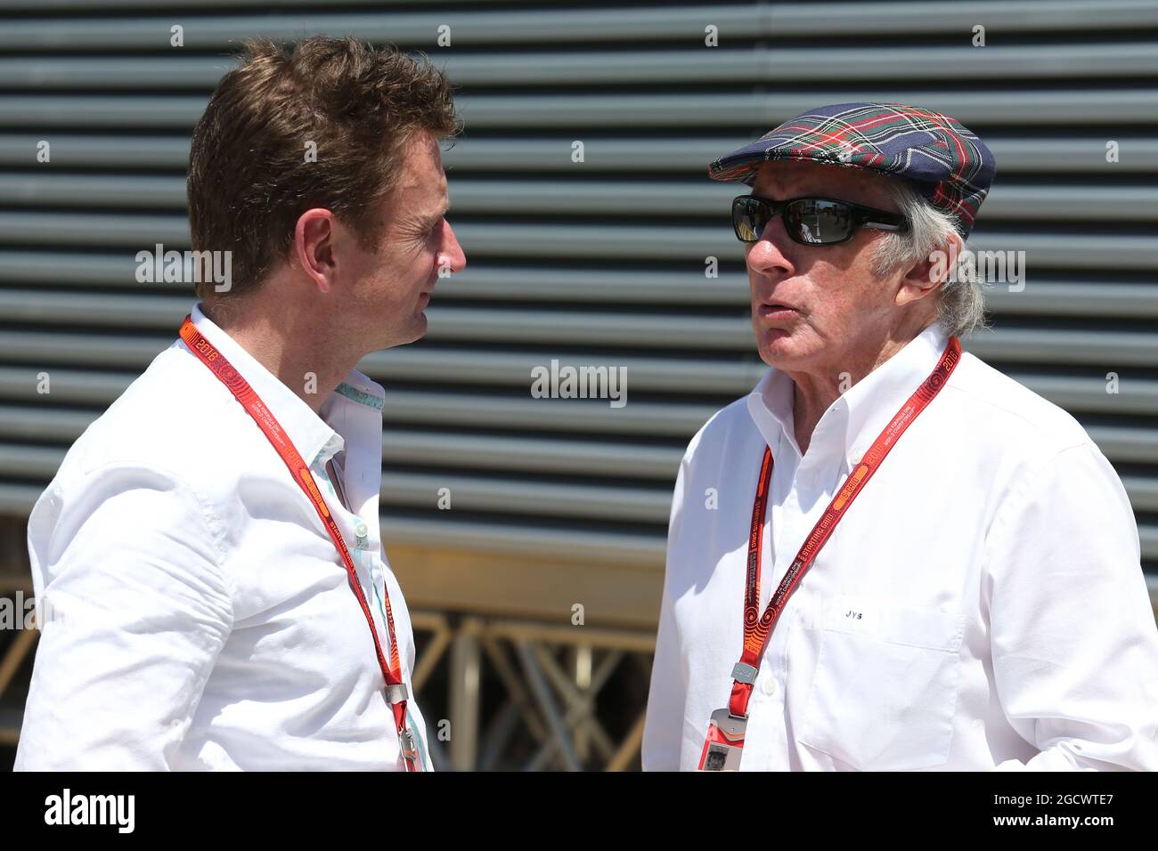 (L bis R): Allan McNish (GBR) BBC F1-Moderator mit Jackie Stewart (GBR). Großer Preis von Spanien, Samstag, 14. Mai 2016. Barcelona, Spanien. Stockfoto