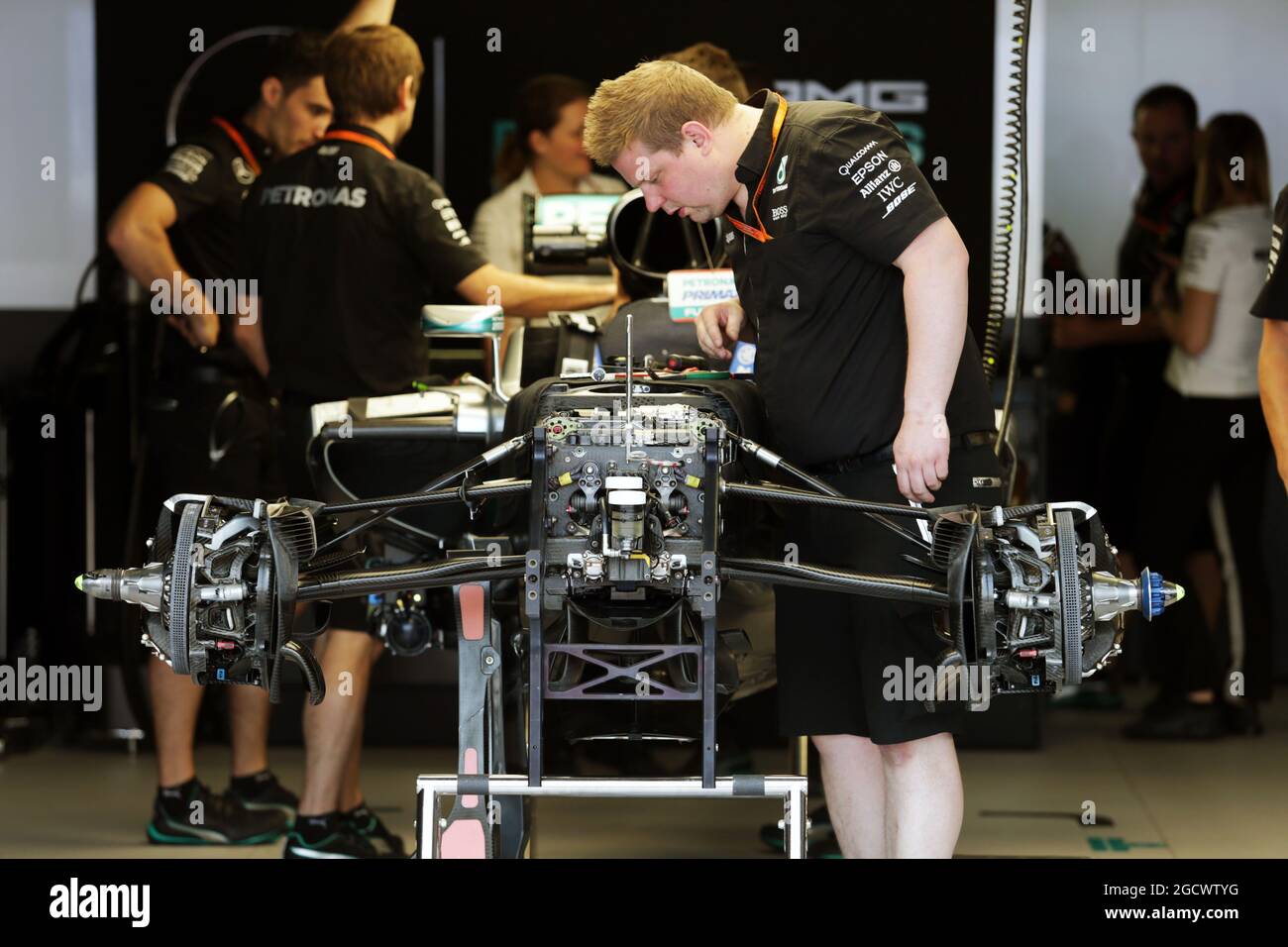 Mercedes AMG F1 W07 Hybrid wird in den Boxengaragen gebaut. Großer Preis von Monaco, Mittwoch, 25. Mai 2016. Monte Carlo, Monaco. Stockfoto