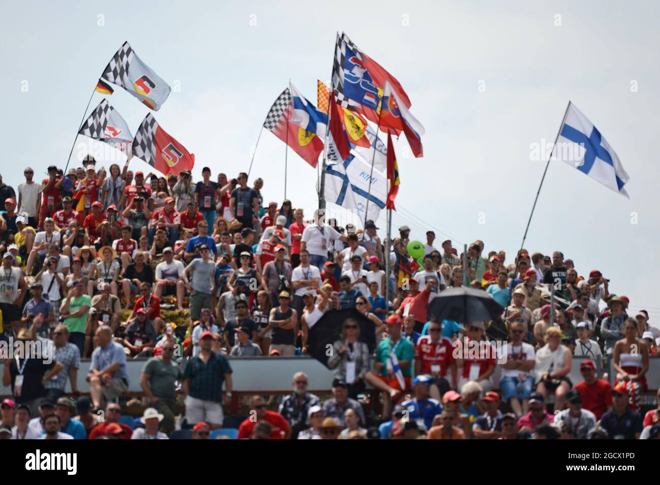 Finnische Fans und Flaggen. Großer Preis von Ungarn, Sonntag, 24. Juli 2016. Budapest, Ungarn. Stockfoto
