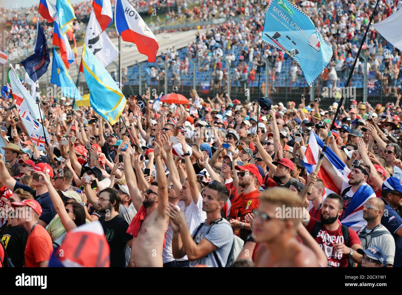 Fans auf dem Podium. Großer Preis von Ungarn, Sonntag, 24. Juli 2016. Budapest, Ungarn. Stockfoto