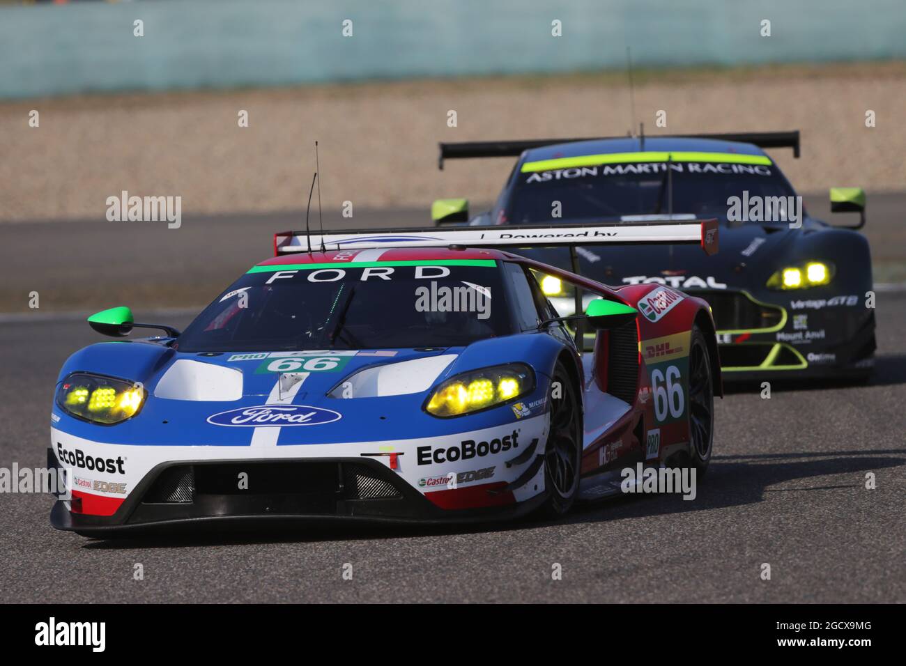 Stefan Mucke (GER) / Oliver Pla (FRA) #66 Ford Chip Ganassi Team UK Ford GT. FIA-Langstrecken-Weltmeisterschaft, Runde 8, 6 Stunden von Shanghai. Samstag, 5. November 2016. Shanghai, China. Stockfoto