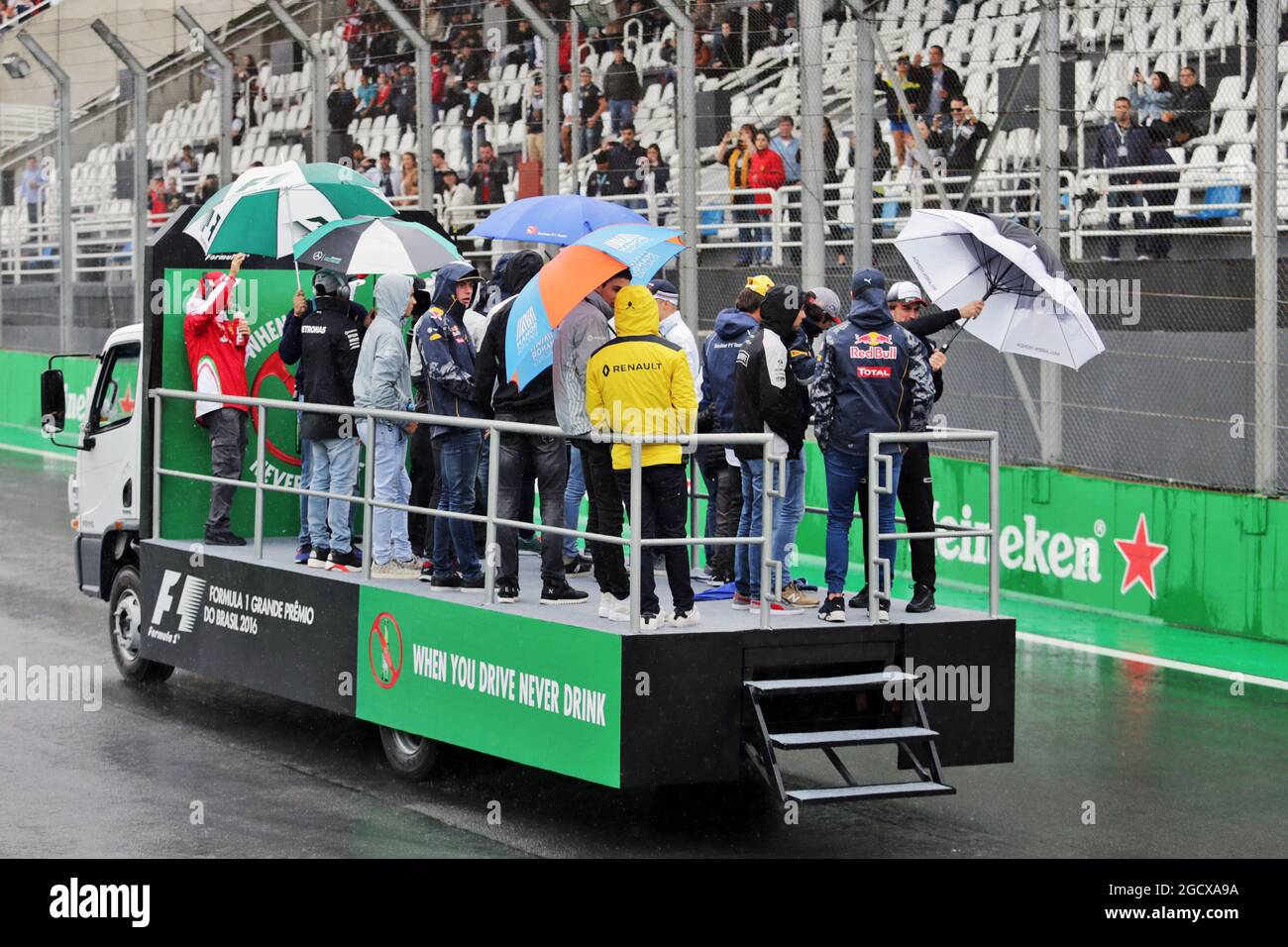 Die Fahrer Parade. Großer Preis von Brasilien, Sonntag, 13. November 2016. Sao Paulo, Brasilien. Stockfoto