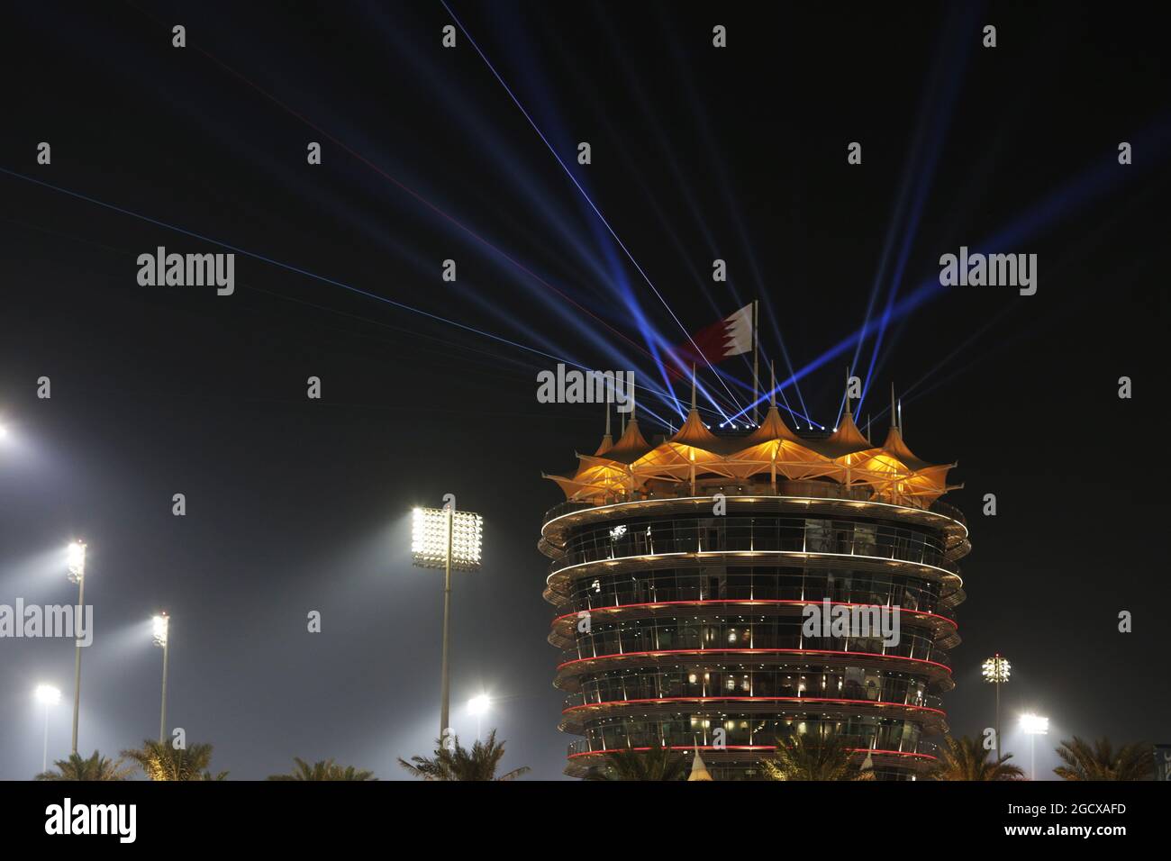 Fahrerlager in der Nacht. FIA-Langstrecken-Weltmeisterschaft, Runde 9, Donnerstag, 17. November 2016. Sakhir, Bahrain. Stockfoto