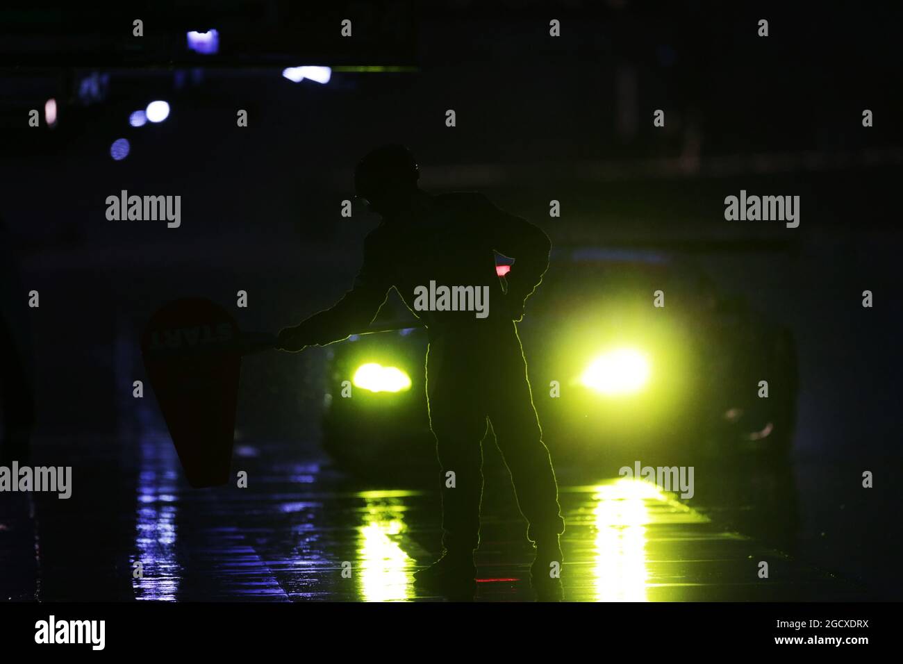 Ein nächtlicher Boxenstopp. FIA-Langstrecken-Weltmeisterschaft, „Prolog“, offizielle Testtage, Freitag, 31. März - Sonntag, 2. April 2017. Monza, Italien. Stockfoto