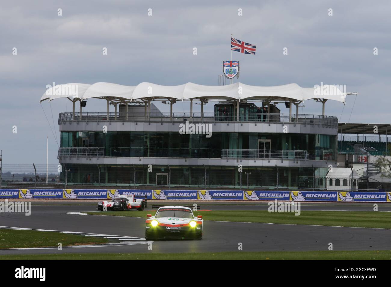 Michael Christensen (DEN) / Kevin Estre (FRA) / Dirk Werner (GER) #92 Porsche GT Team, Porsche 911 RSR. FIA-Langstrecken-Weltmeisterschaft, Runde 1, Sonntag, 16. April 2017. Silverstone, England. Stockfoto