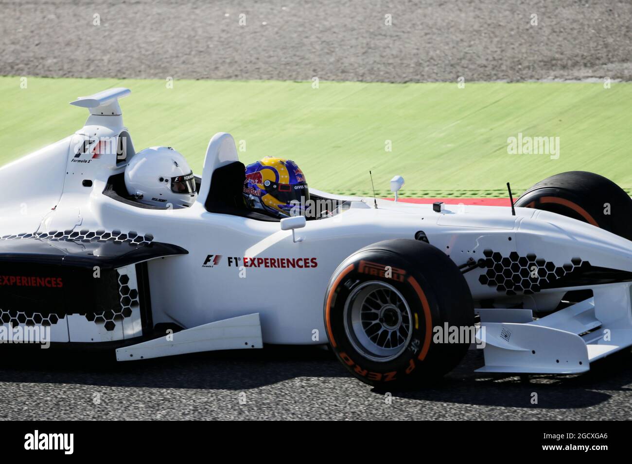 Patrick Friesacher (AUT) im zweisitzigen F1 Experiences Racing Car. Großer Preis von Spanien, Samstag, 13. Mai 2017. Barcelona, Spanien. Stockfoto