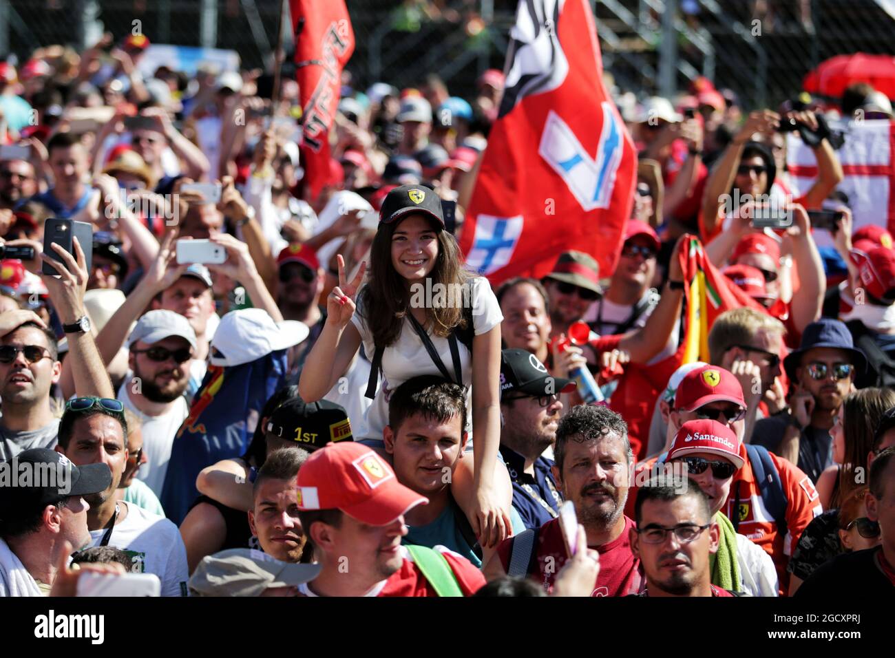 Fans auf dem Podium. Großer Preis von Ungarn, Sonntag, 30. Juli 2017. Budapest, Ungarn. Stockfoto