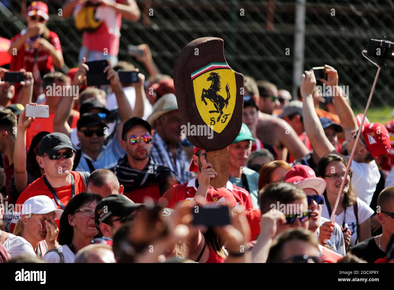 Fans auf dem Podium. Großer Preis von Ungarn, Sonntag, 30. Juli 2017. Budapest, Ungarn. Stockfoto