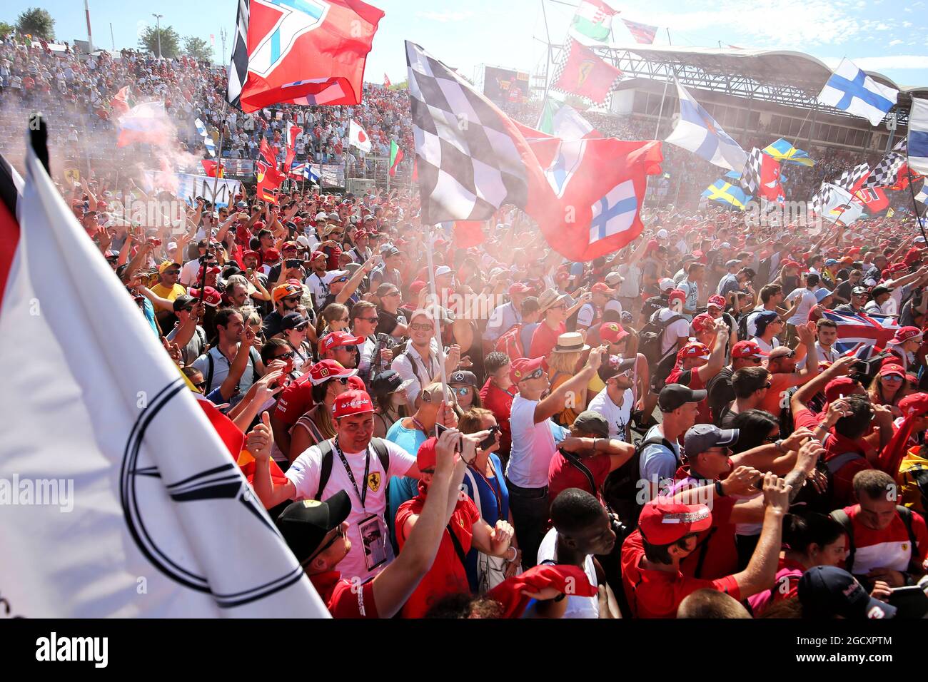 Fans auf dem Podium. Großer Preis von Ungarn, Sonntag, 30. Juli 2017. Budapest, Ungarn. Stockfoto
