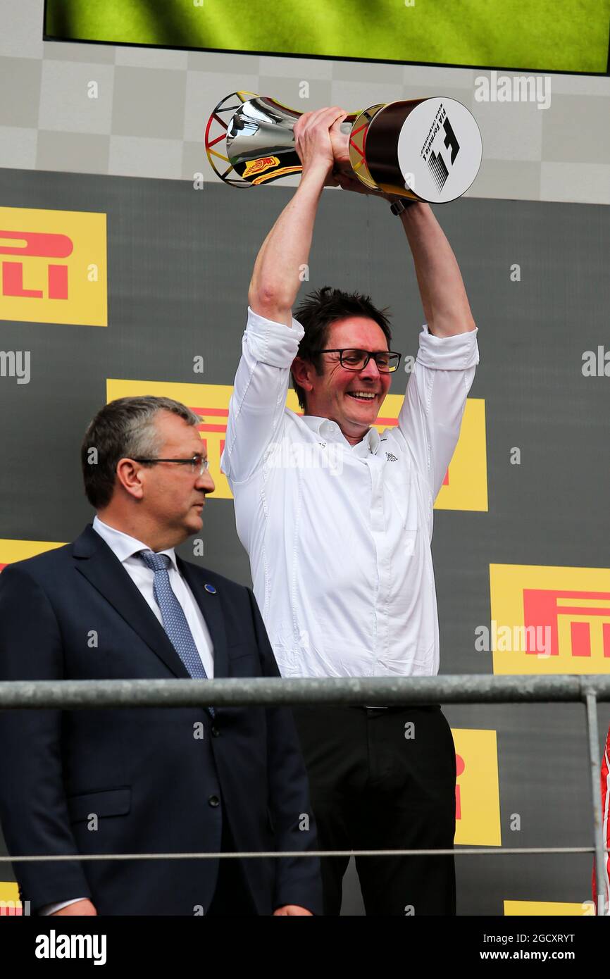 Andrew Shovlin (GBR) Mercedes AMG F1 Engineer feiert auf dem Podium. Großer Preis von Belgien, Sonntag, 27. August 2017. Spa-Francorchamps, Belgien. Stockfoto