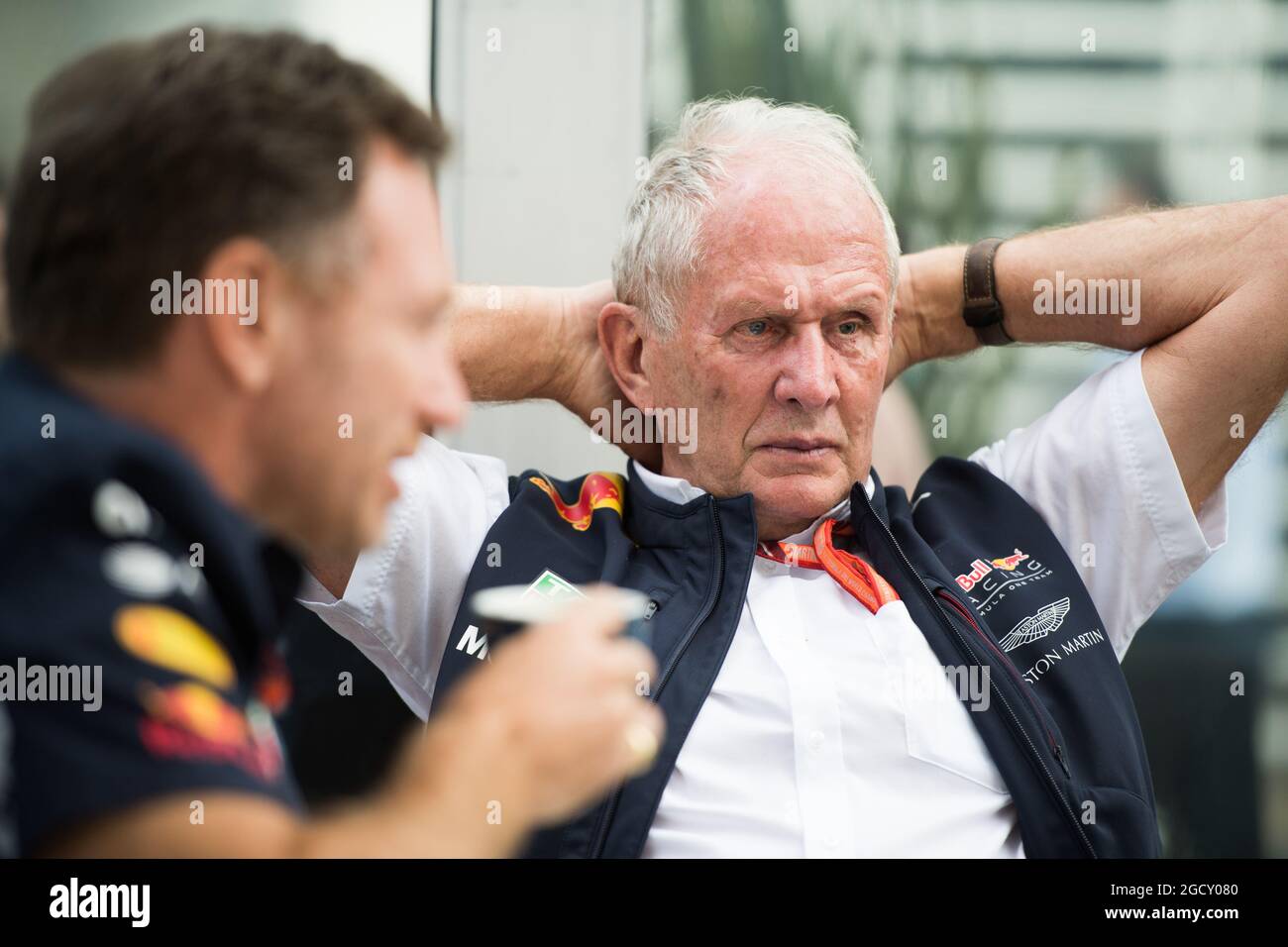 Dr. Helmut Marko (AUT) Red Bull Motorsport Consultant mit Christian Horner (GBR) Red Bull Racing Teamchef. Großer Preis von Mexiko, Samstag, 28. Oktober 2017. Mexiko-Stadt, Mexiko. Stockfoto