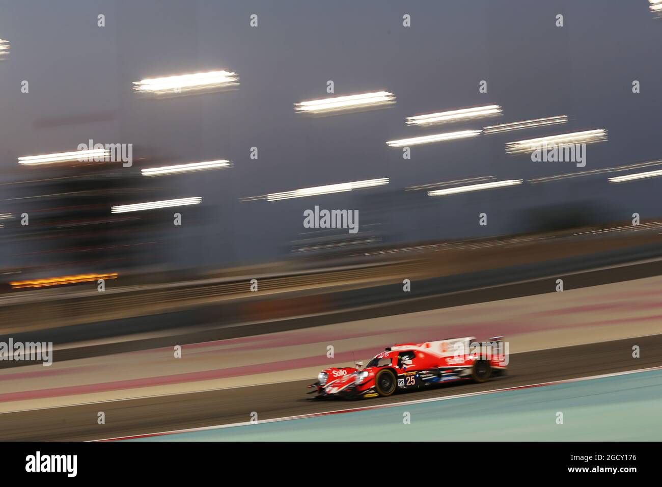 Roberto Gonzalez (MEX) / Simon Trummer (SUI) / Vitaly Petrov (RUS) #25 CEFC Manor TRS Racing, Orica 07 - Gibson. FIA-Langstrecken-Weltmeisterschaft, Runde 9, Samstag, 18. November 2017. Sakhir, Bahrain. Stockfoto