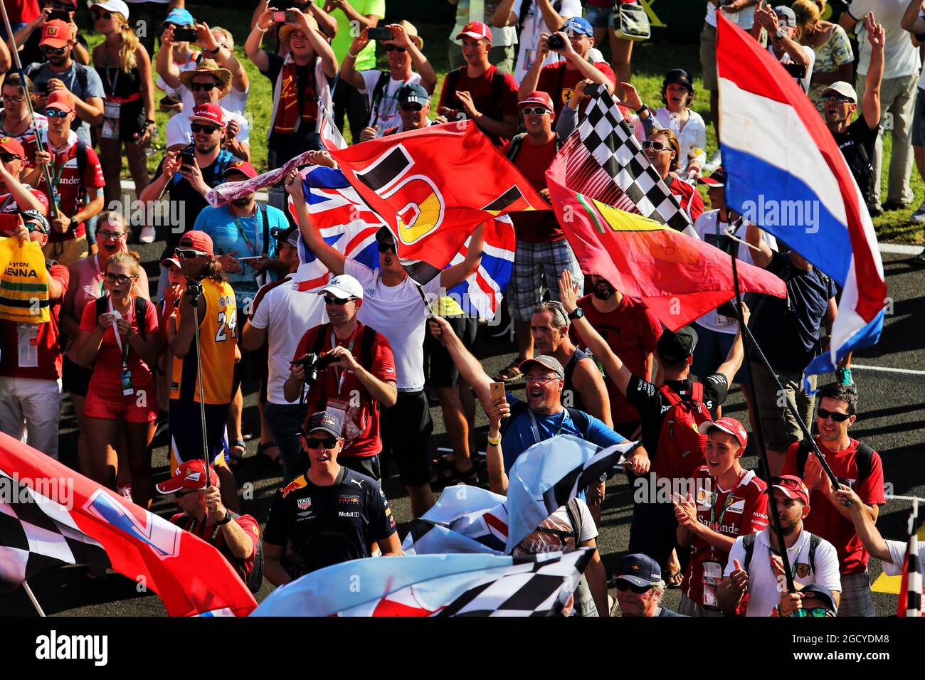 Fans auf dem Podium. Großer Preis von Ungarn, Sonntag, 29. Juli 2018. Budapest, Ungarn. Stockfoto