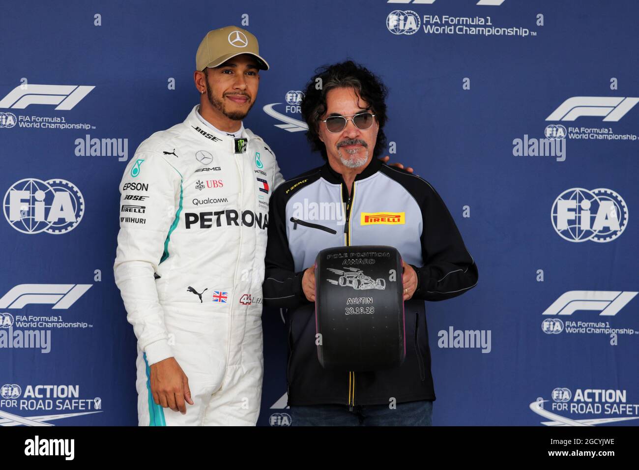 Lewis Hamilton (GBR) Mercedes AMG F1 feiert seinen Pirelli Pole Position Award. Großer Preis der Vereinigten Staaten, Samstag, 20. Oktober 2018. Circuit of the Americas, Austin, Texas, USA. Stockfoto