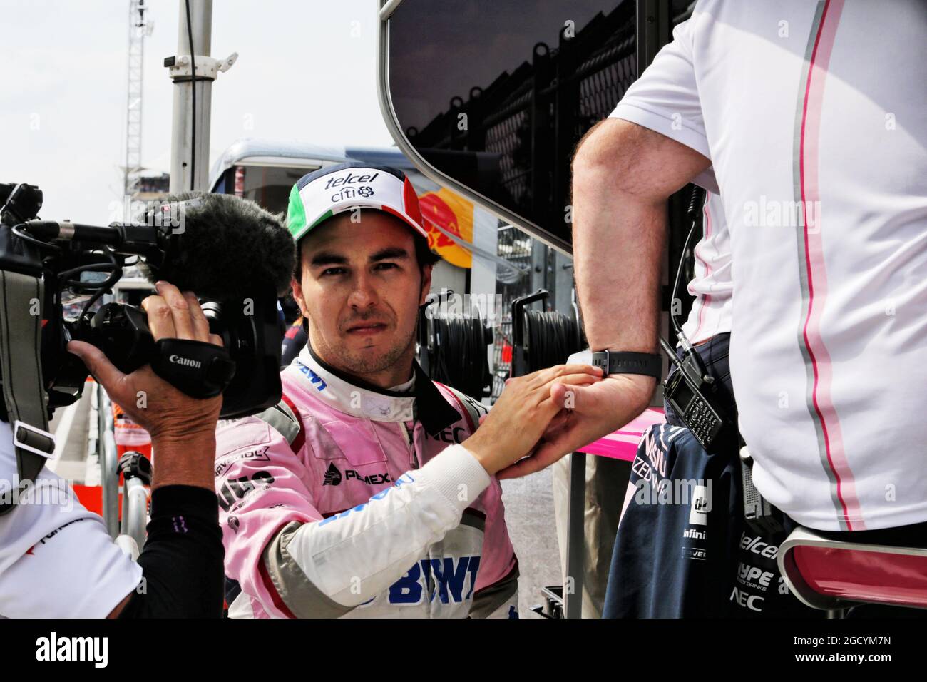 Sergio Perez (MEX) Racing Point Force India F1 Team nach dem Ausscheiden aus dem Rennen. Großer Preis von Mexiko, Sonntag, 28. Oktober 2018. Mexiko-Stadt, Mexiko. Stockfoto