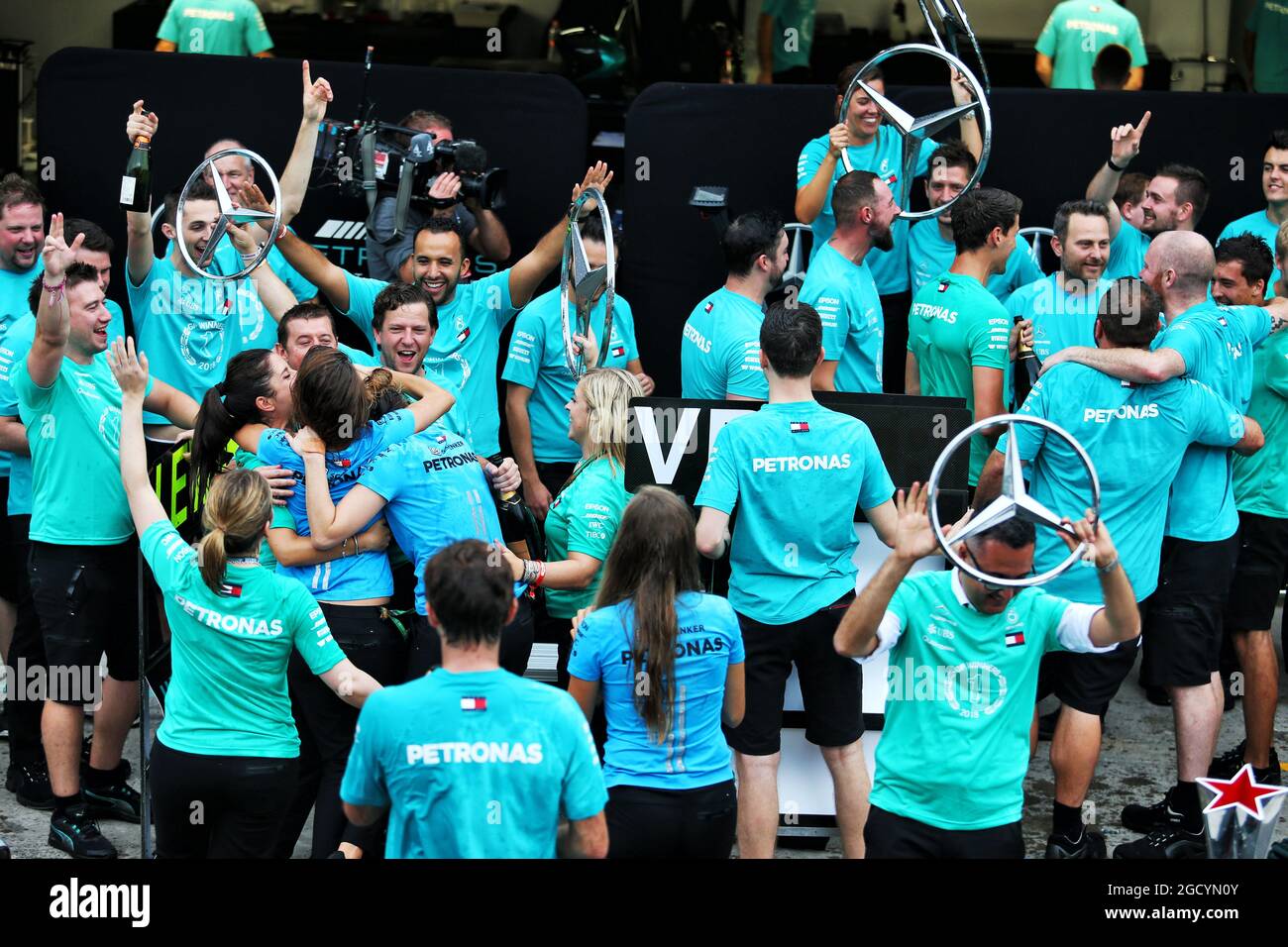 Mercedes AMG F1 feiert den Sieg in der Konstrukteursmeisterschaft. Großer Preis von Brasilien, Sonntag, 11. November 2018. Sao Paulo, Brasilien. Stockfoto