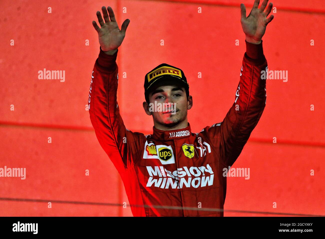 Charles Leclerc (MON) Ferrari feiert seinen dritten Platz auf dem Podium. Großer Preis von Bahrain, Sonntag, 31. März 2019. Sakhir, Bahrain. Stockfoto
