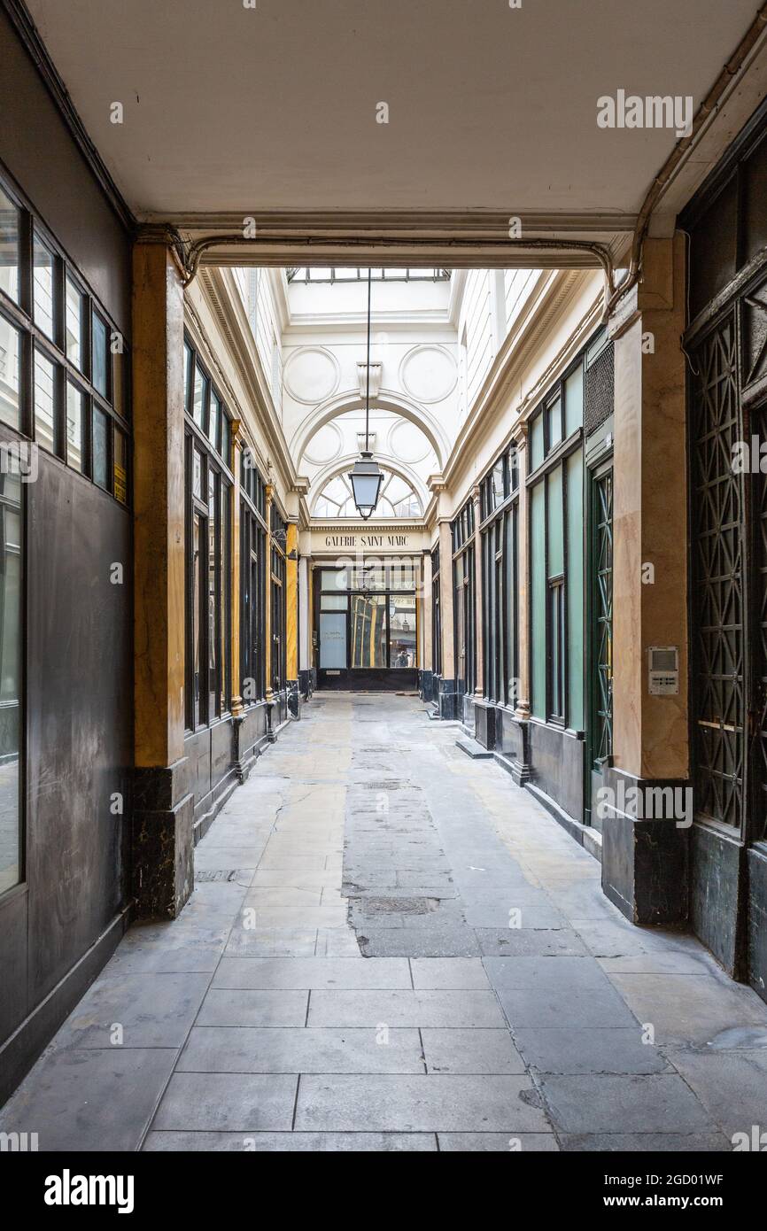 Perspektiven in der Galerie Saint-Marc in Paris Stockfoto