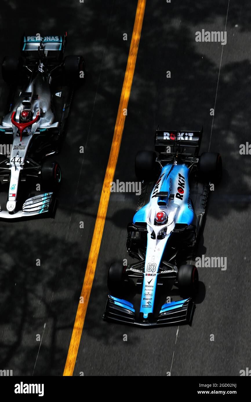 Lewis Hamilton (GBR) Mercedes AMG F1 W10 und George Russell (GBR) Williams Racing FW42. Großer Preis von Monaco, Samstag, 25. Mai 2019. Monte Carlo, Monaco. Stockfoto