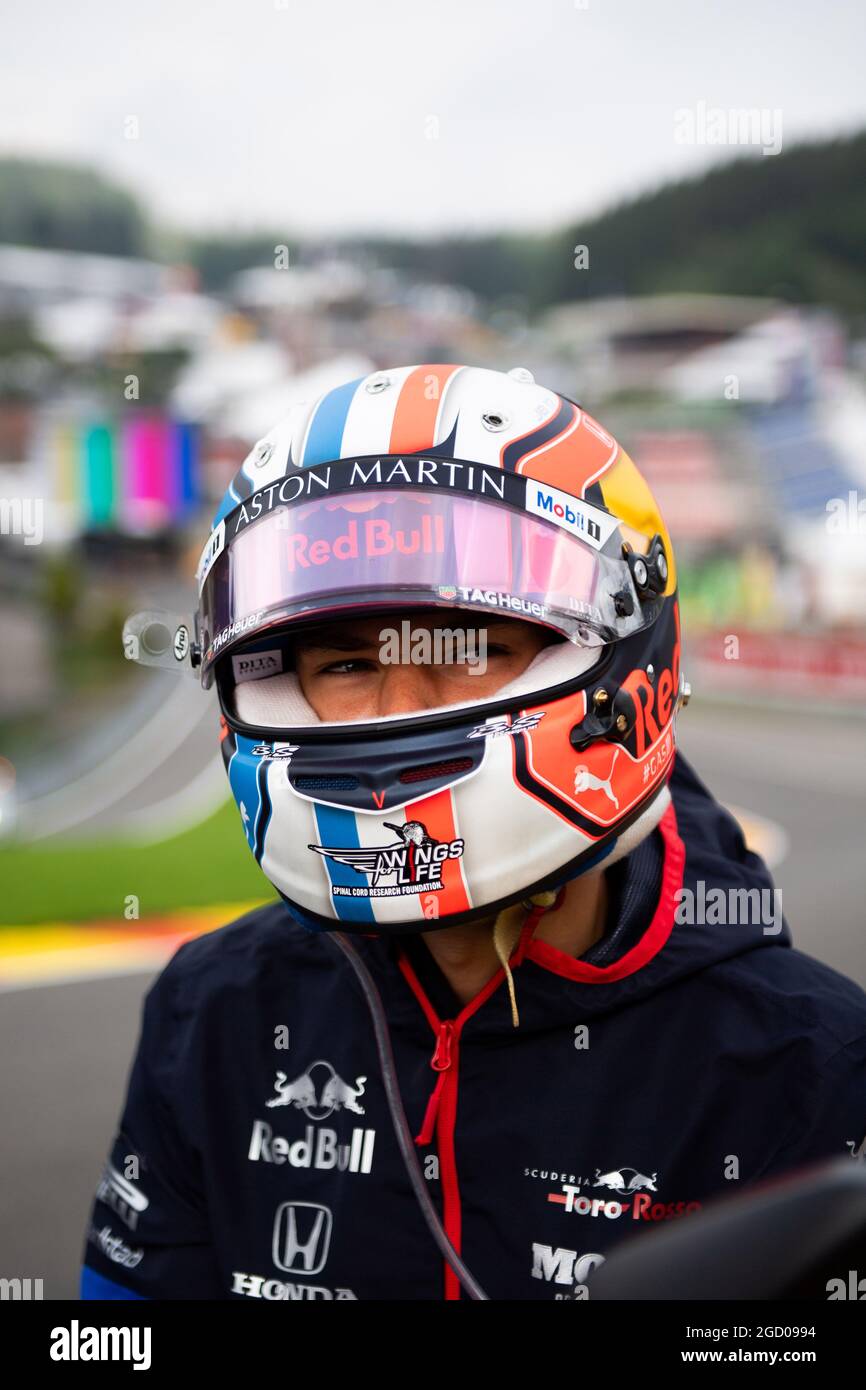 Pierre Gasly (FRA) Scuderia Toro Rosso fährt auf einem Scooter auf der Rennstrecke. Großer Preis von Belgien, Donnerstag, 29. August 2019. Spa-Francorchamps, Belgien. Stockfoto