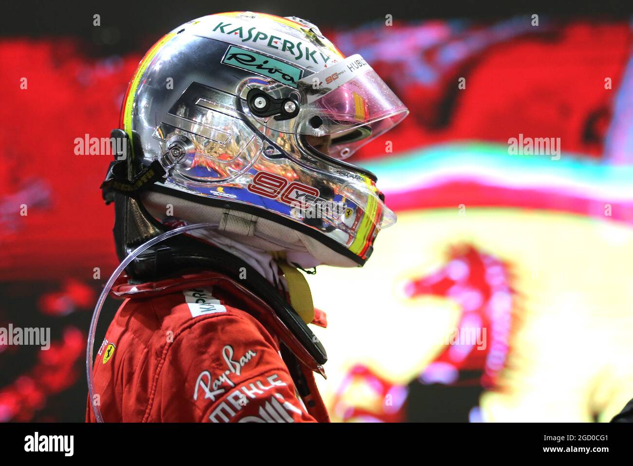 Rennsieger Sebastian Vettel (GER) Ferrari im Parc Ferme. Stockfoto
