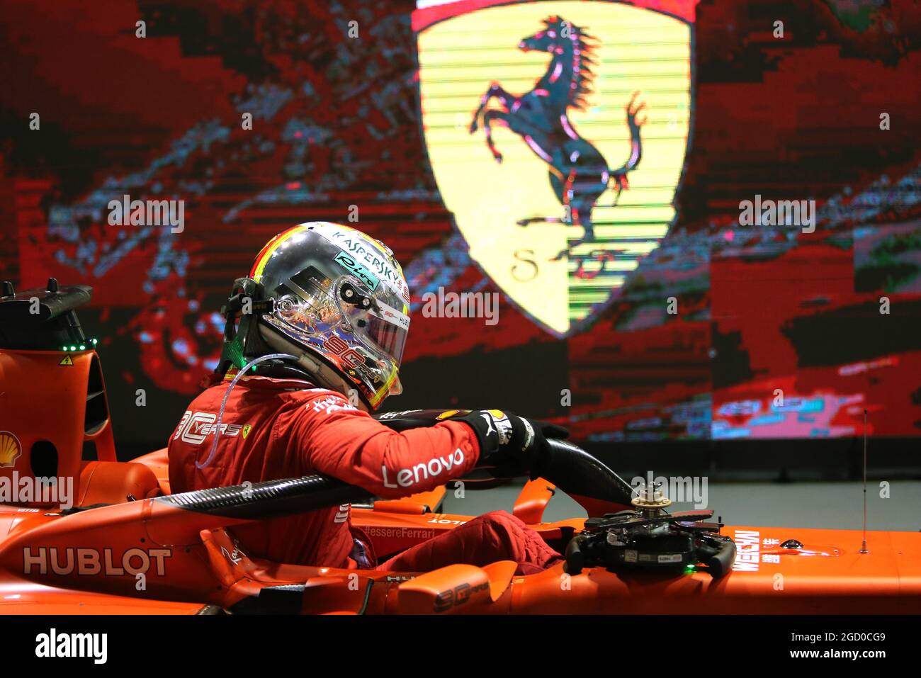 Rennsieger Sebastian Vettel (GER) Ferrari SF90 im Parc Ferme. Stockfoto